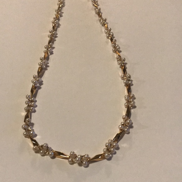 Pearl and Gold Necklace - Picture 2 of 7